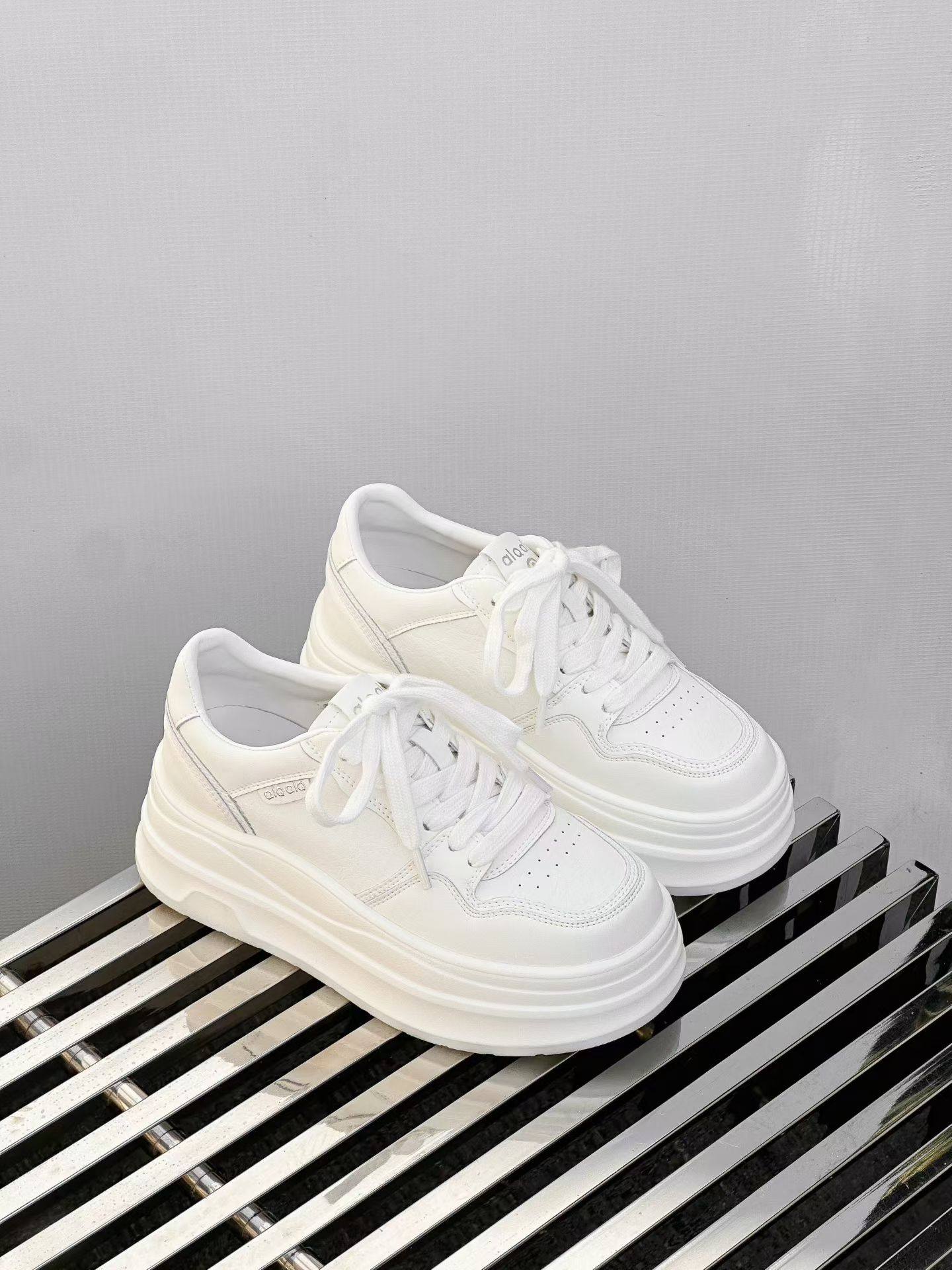 欧洲站真皮厚底系带圆头休闲圆头百搭板鞋2026新款春季小白女鞋,女鞋,浅口单鞋,淘宝优惠券,粉丝福利购,淘宝优惠卷