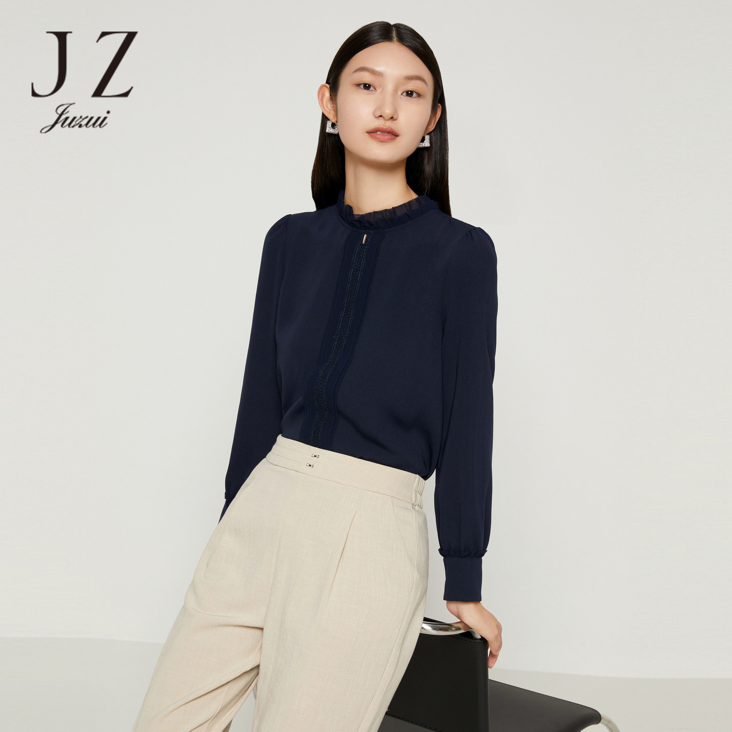 JZ玖姿浪漫双层领雪纺衫女装2022秋季新款时尚优雅泡泡袖单上衣属于什么档次？