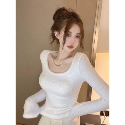 白色u领针织打底衫女内搭