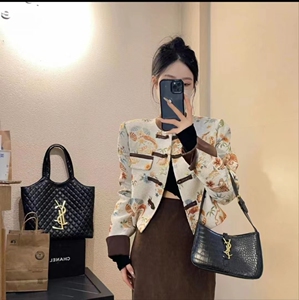 秋季新款小众设计感新中式国风复古刺绣盘扣短外套女+百搭半身裙