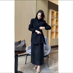 2023秋季新款高级感气质优雅上衣半身裙高端奢华大气时尚套装裙女