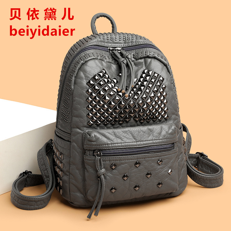 铆钉双肩包女2025新款水洗软皮女士妈妈背包大容量休闲百搭旅行包