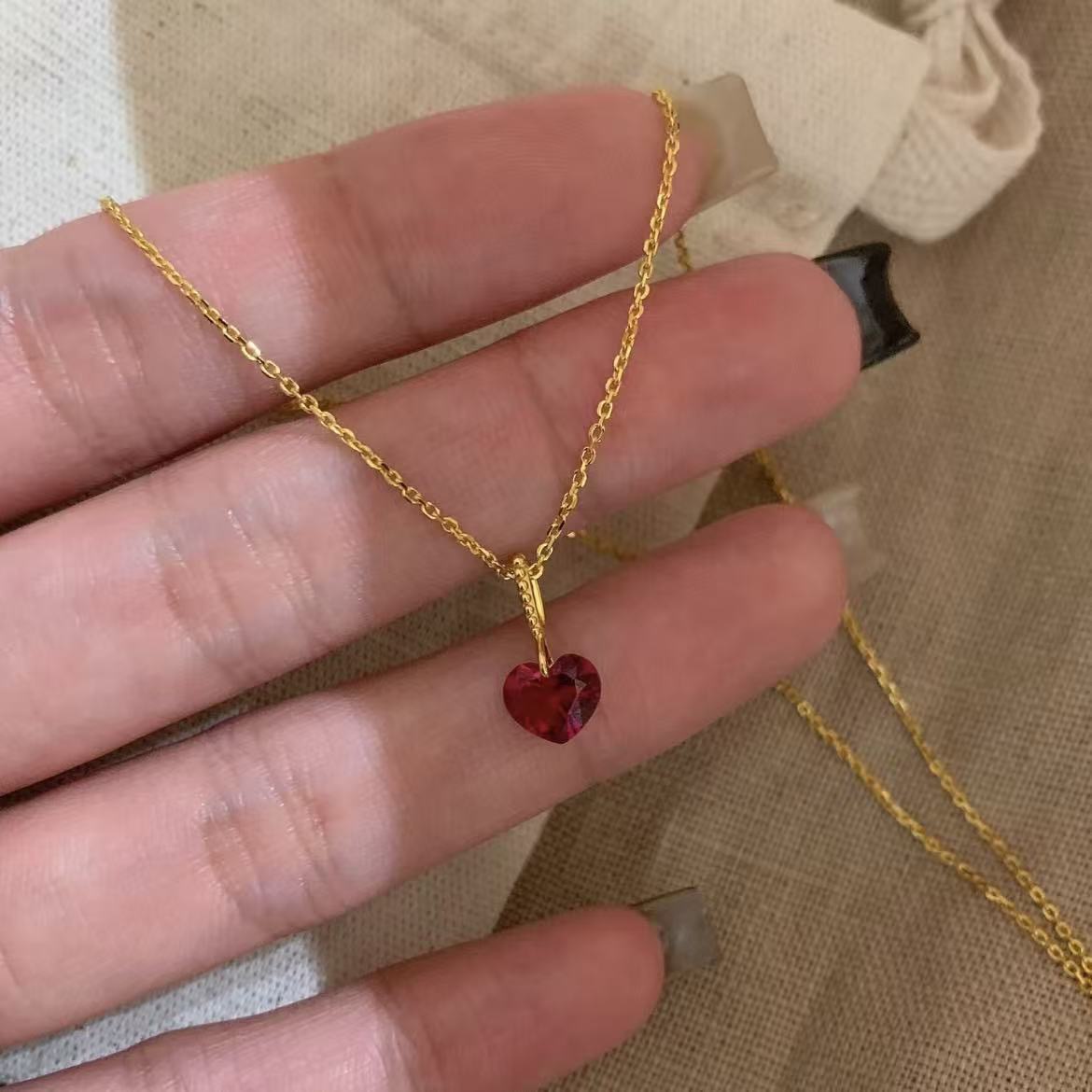 S925纯银红色爱心吊坠项链轻奢高级感简约百搭锁骨链女