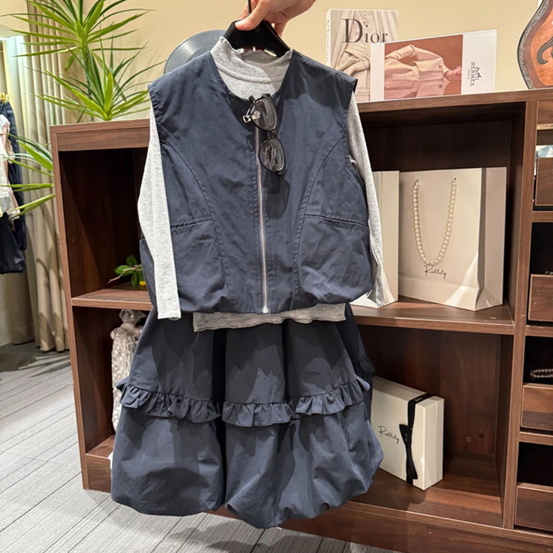 女童春秋套装2025新款女孩背心长袖灰色打底衫花苞裙秋季三件套潮