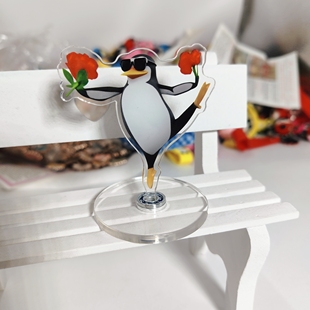 高雅人士企鹅跳舞旋转立牌抽象小玩意桌面小摆件装饰可旋转亚克力