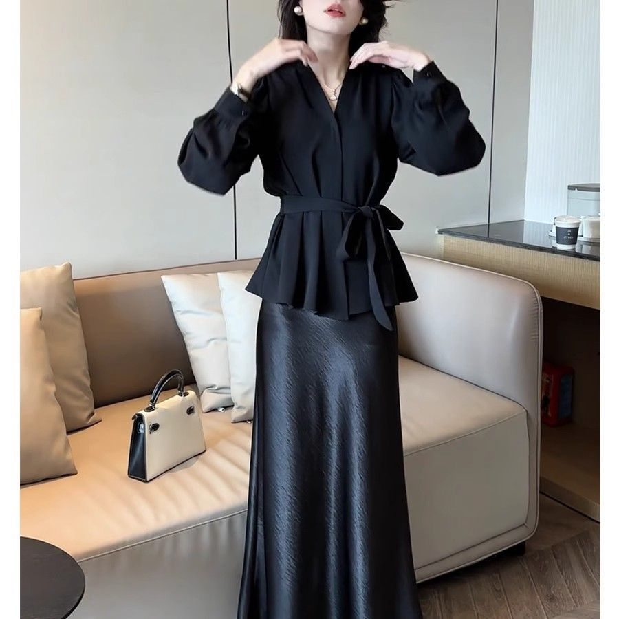 秋季新款气质百搭V领时尚收腰显瘦绑带长袖上衣女+半身裙两件套