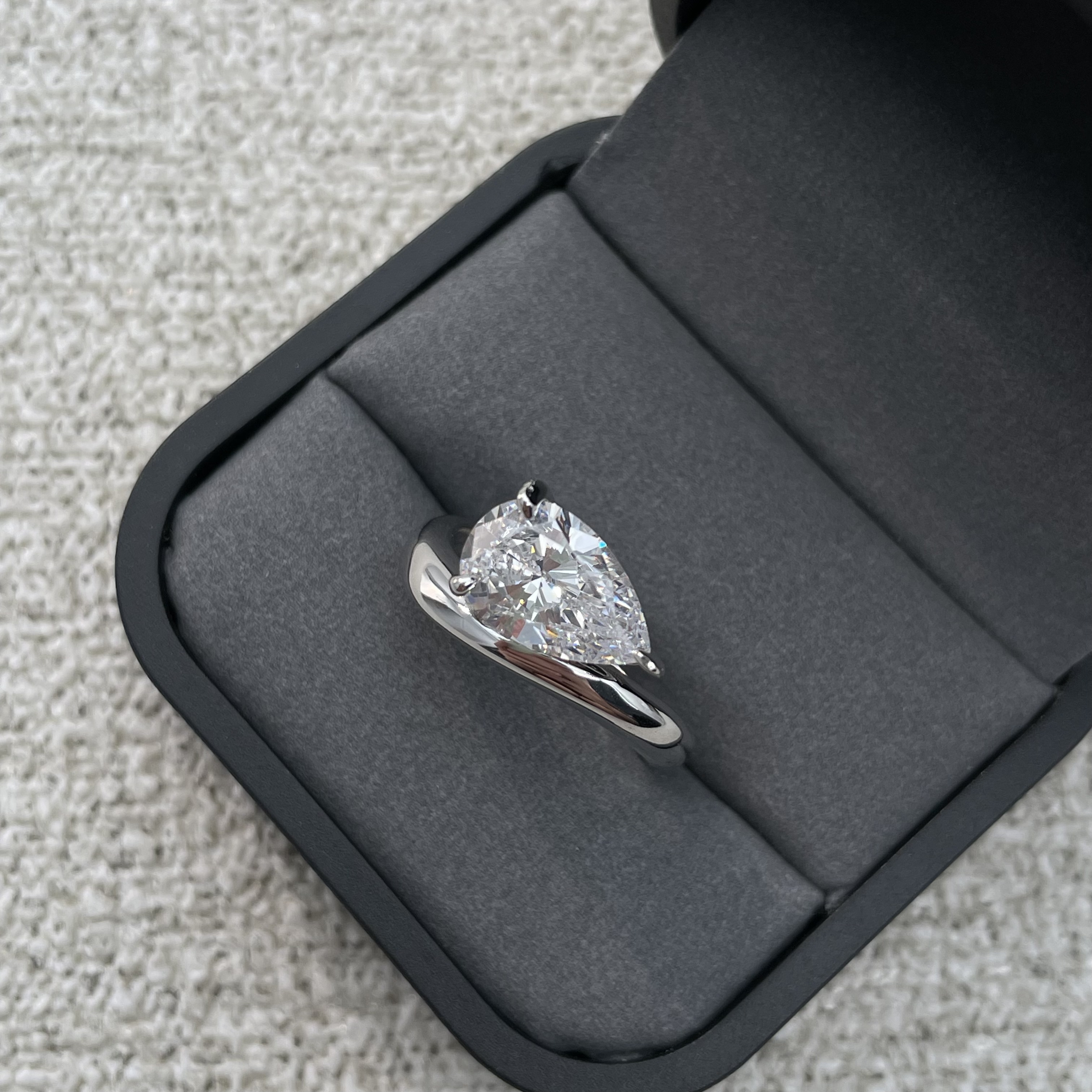 2克拉水滴纯银925戒指