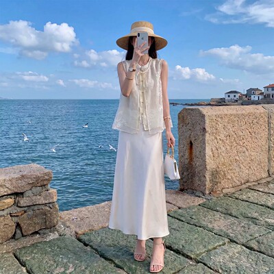 无袖刺绣上衣缎面半身裙套装女
