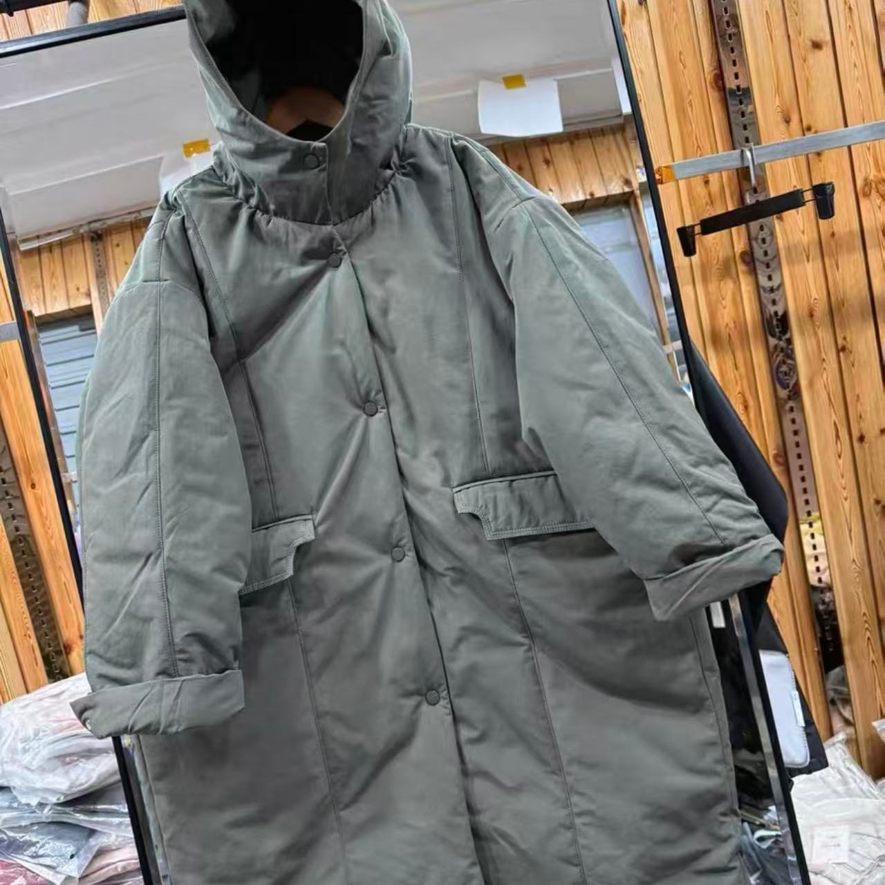 工装风休闲袋盖双口袋单排扣棉服外套女中长款保暖过膝棉衣