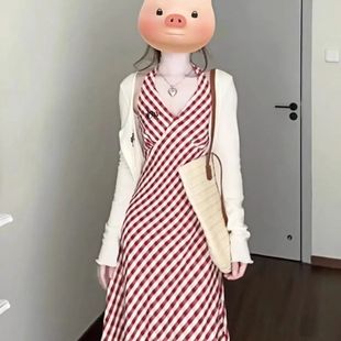 法式 海边度假风高腰显瘦长裙 复古红格子v领挂脖连衣裙女夏季 新款