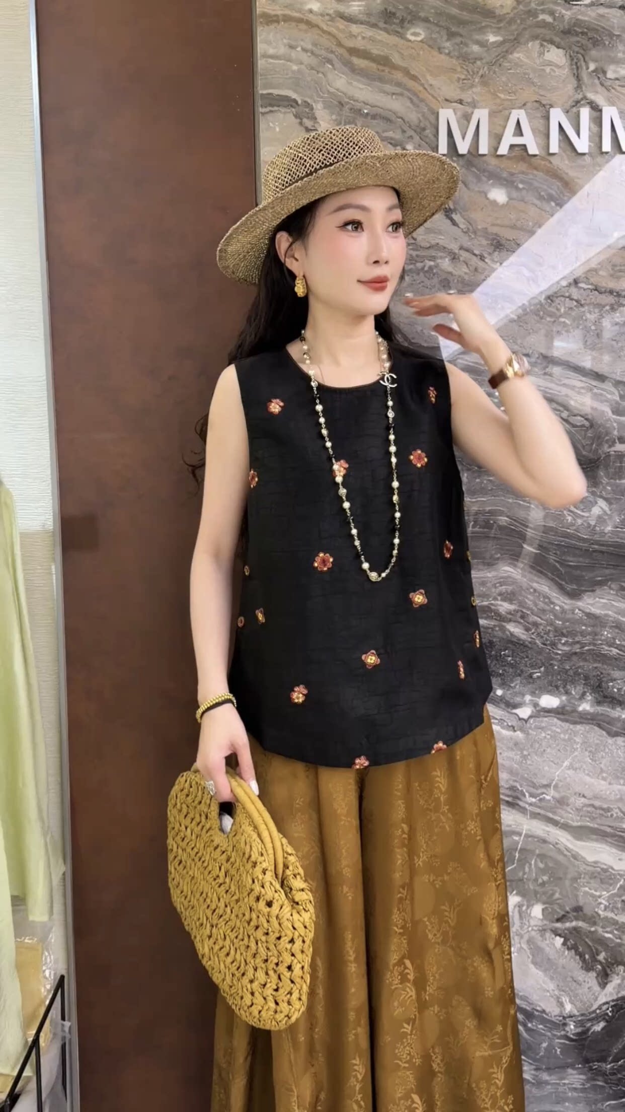 欧洲站2026春季新款时尚百搭圆领无袖背心女宽松国潮显瘦上衣潮