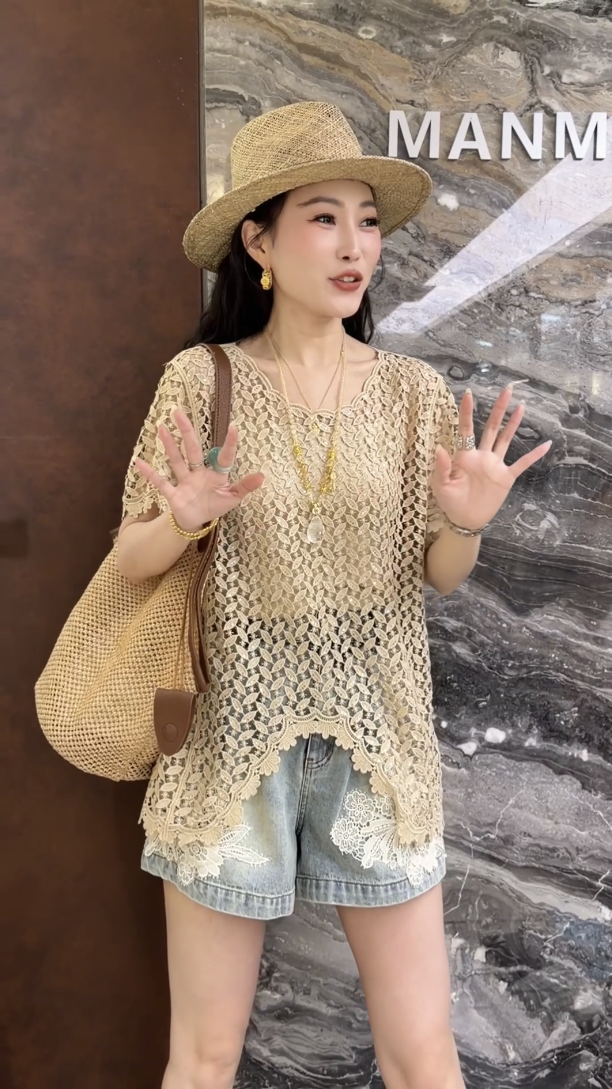 欧洲站2026夏季新款夏季新款下摆不规则洋气亮片镂空宽松短袖上衣