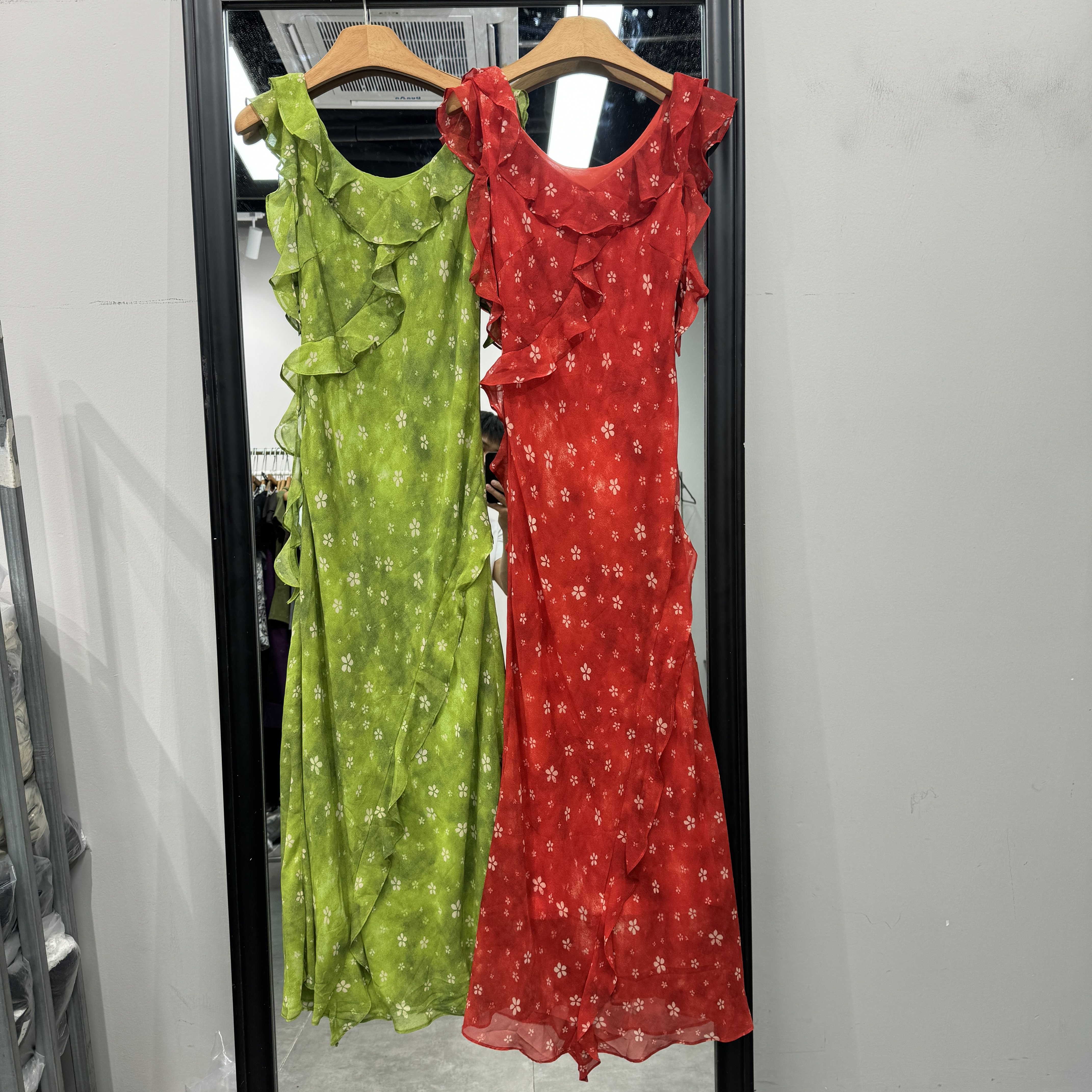 Xiu+夏季2026新款气质高级感领荷叶边印花甜美无袖款连衣裙78265