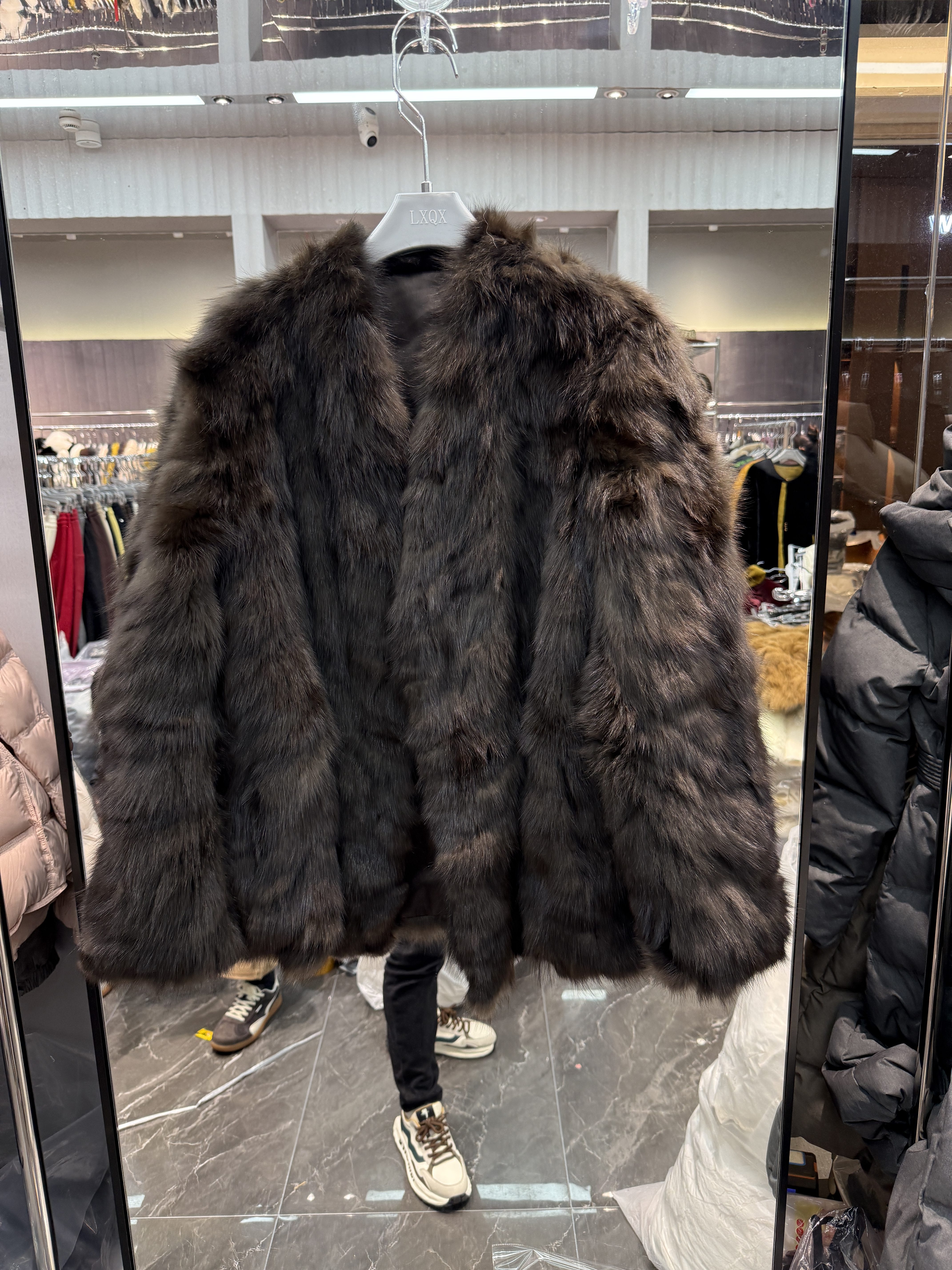 欧洲站2025冬季新款V领轻奢高级感时尚百搭进口短款水貂皮草外套