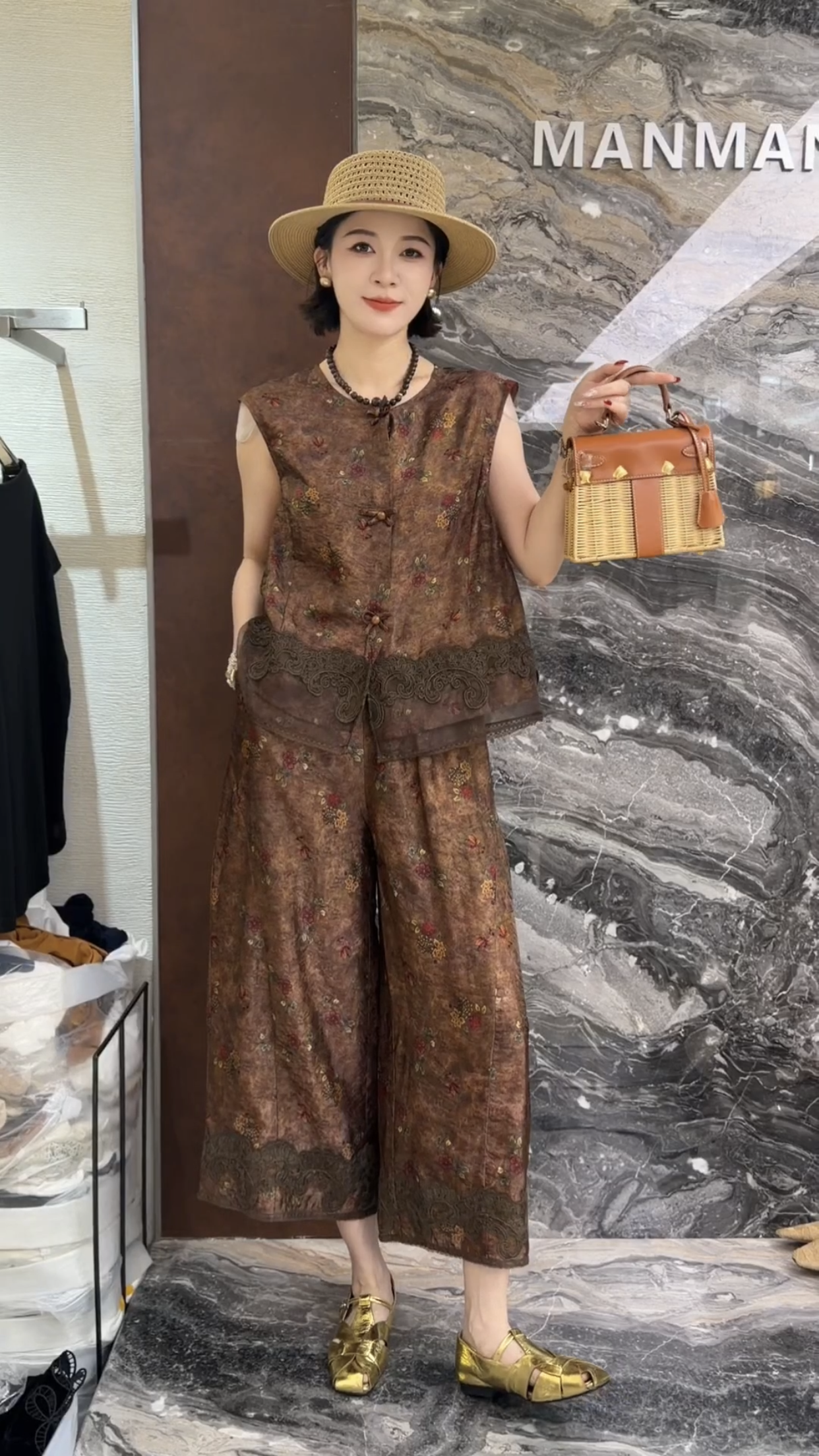 欧洲站2026夏季新款欧货无袖蕾丝拼接马甲阔腿九分休闲裤气质套装