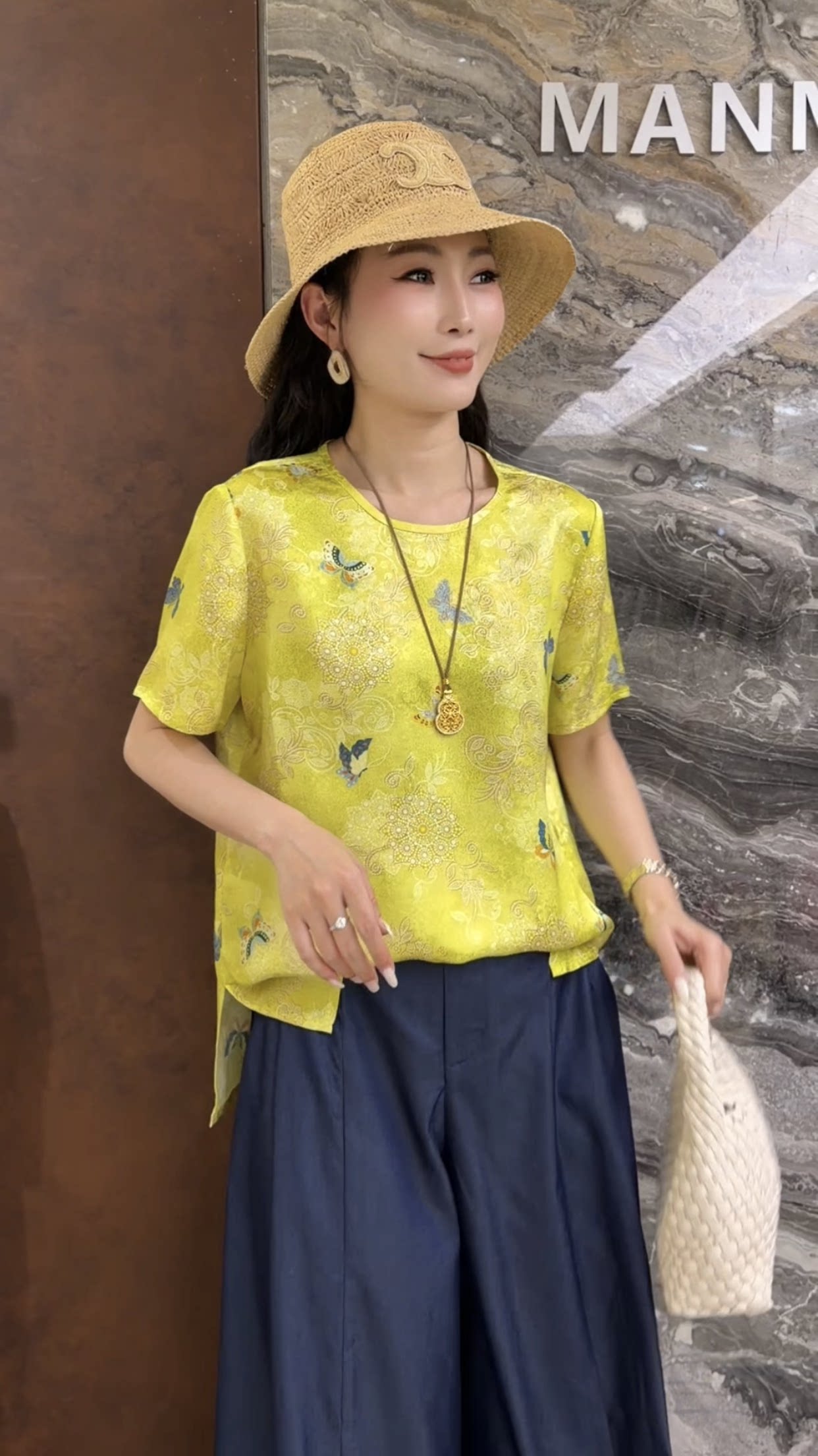 欧洲站2026夏季新款圆领宽松减龄图案短袖时尚蝴蝶提花女士衬衫潮