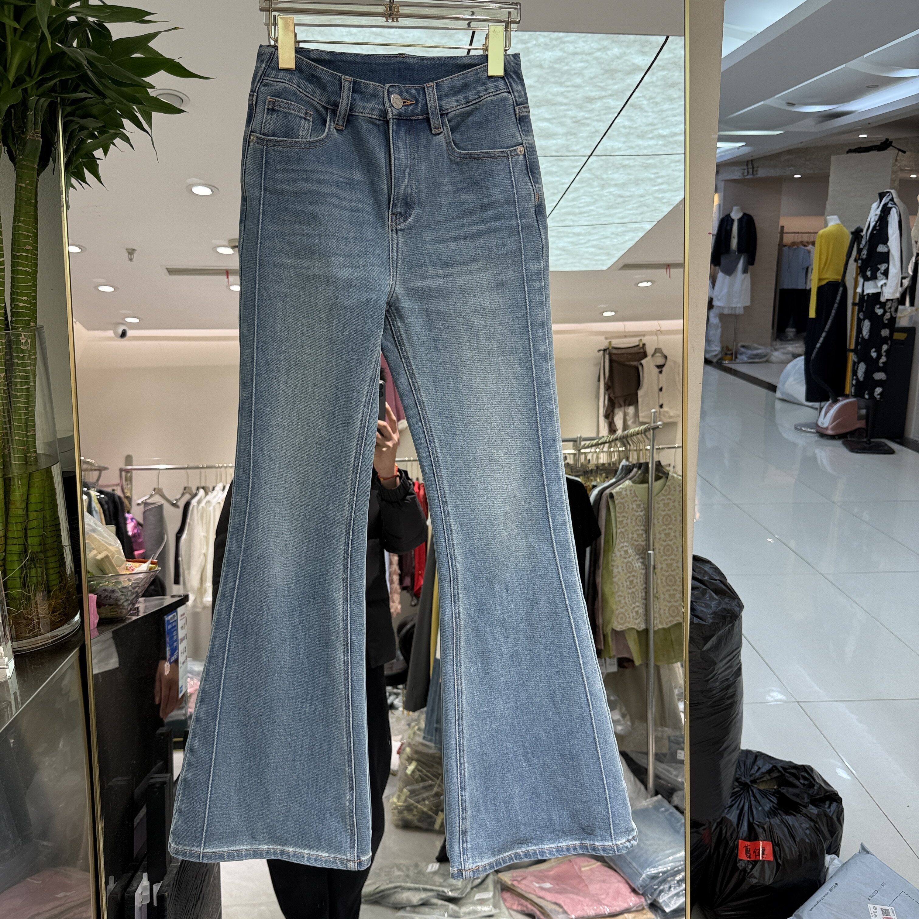 欧洲站2026春季新款高腰一粒扣修身显瘦显高大弹力牛仔微喇裤6626