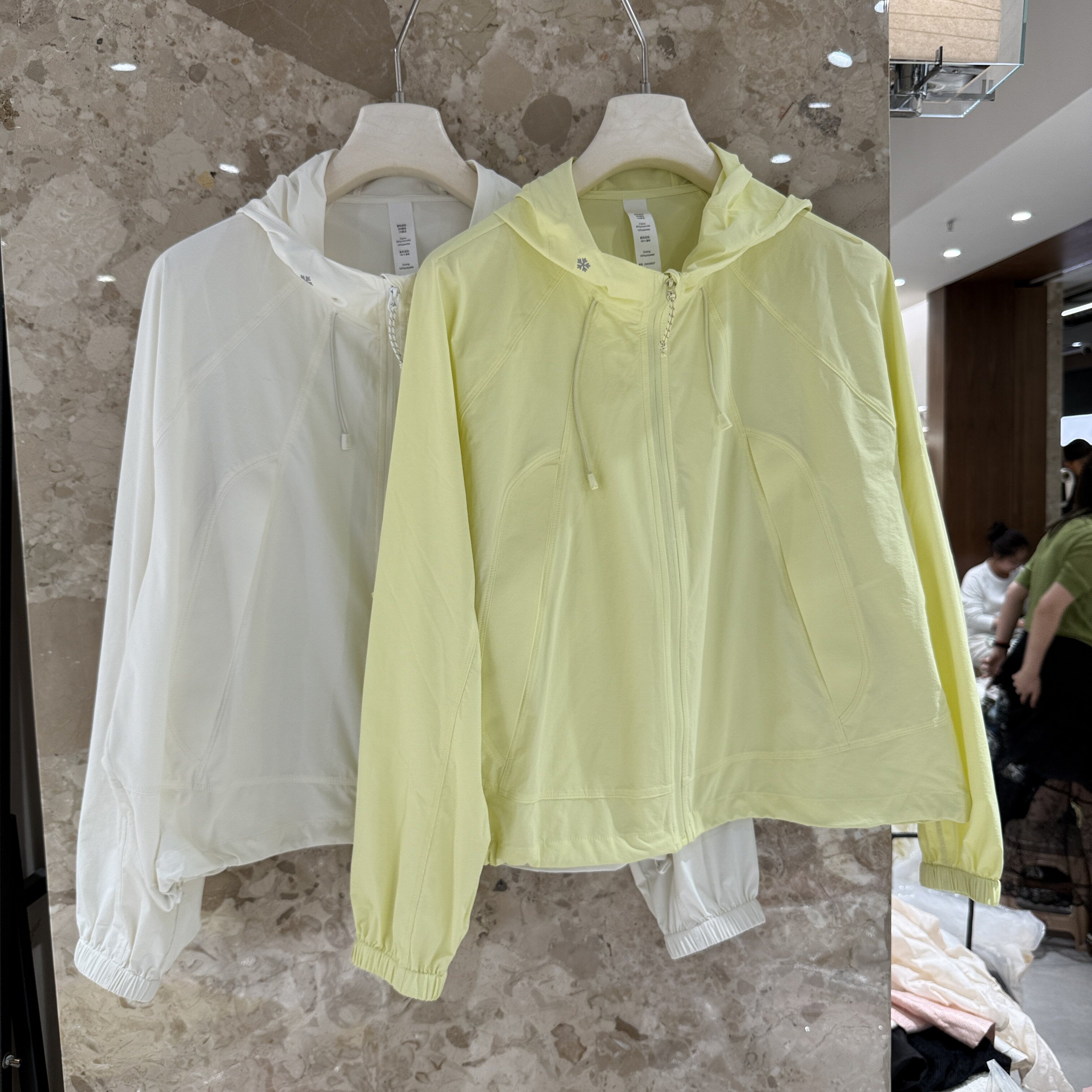 欧洲站2026夏季新款时尚修身简约舒适单穿连帽糖果色防晒外套女士