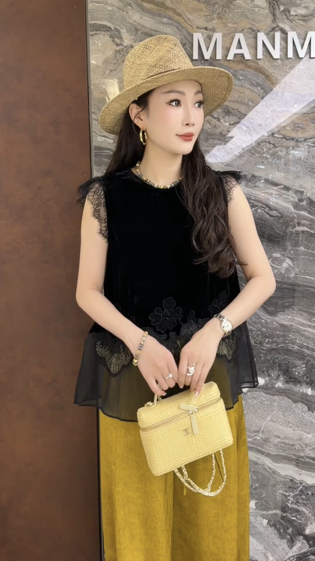 欧洲站2026夏季新款欧货丝绒蕾丝飞飞袖下摆刺绣网纱拼接女士衬衫