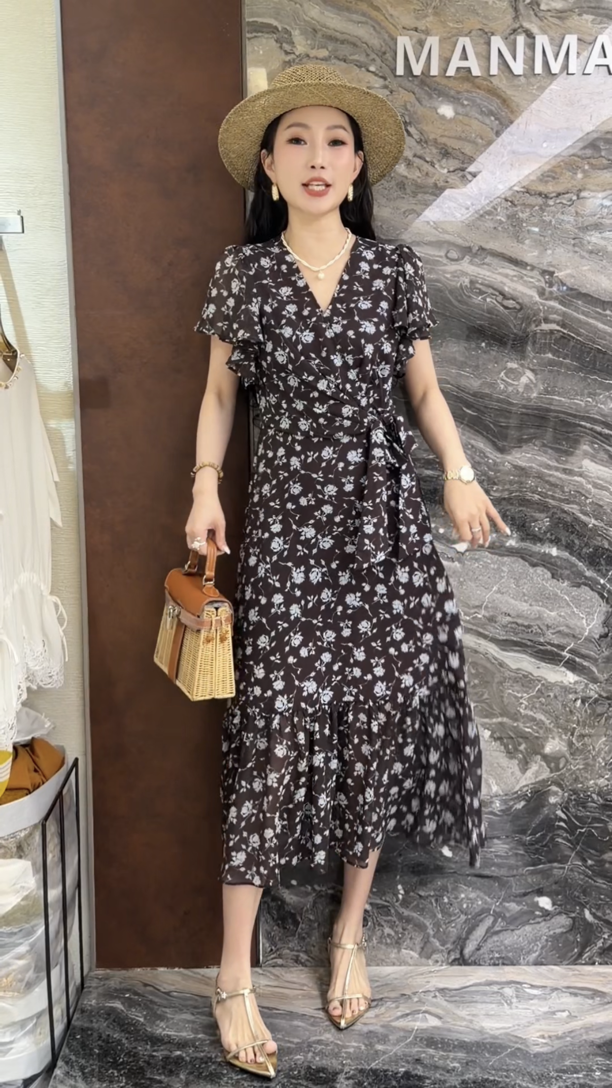 欧洲站2026夏季新款欧货女人味V领收腰显瘦碎花女中长款连衣裙边