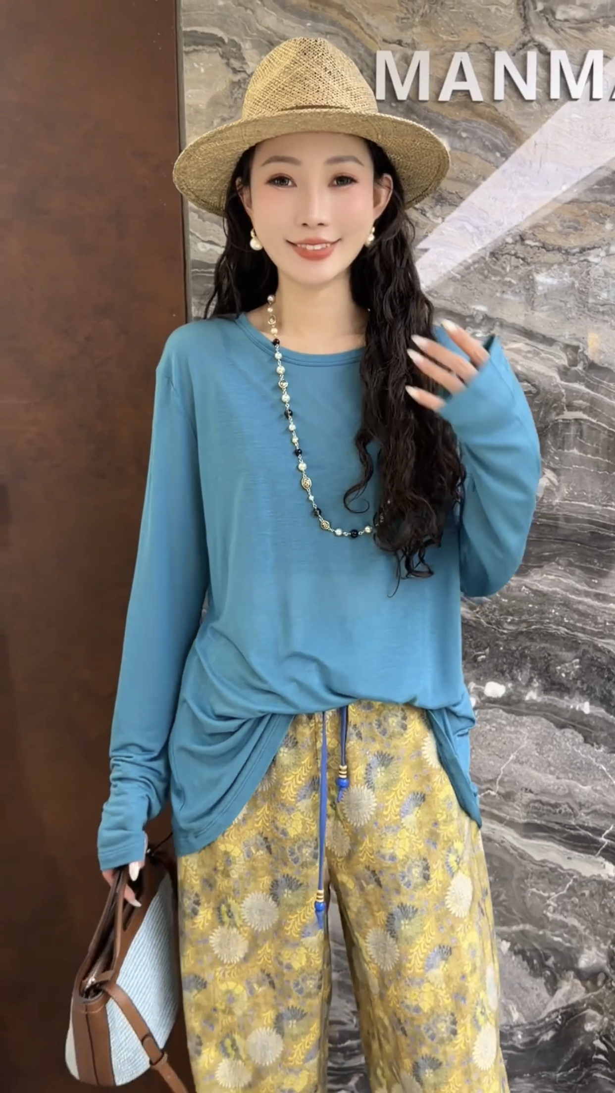 欧洲站2026夏季新款欧货圆领长袖后褶皱开叉韩范百搭女士T恤衫潮
