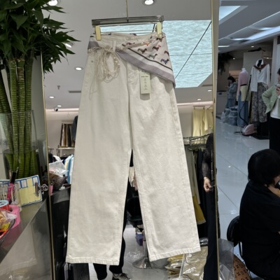 欧洲站2026春季新款高腰印花屁帘图案显瘦时尚窄版牛仔裤女26131