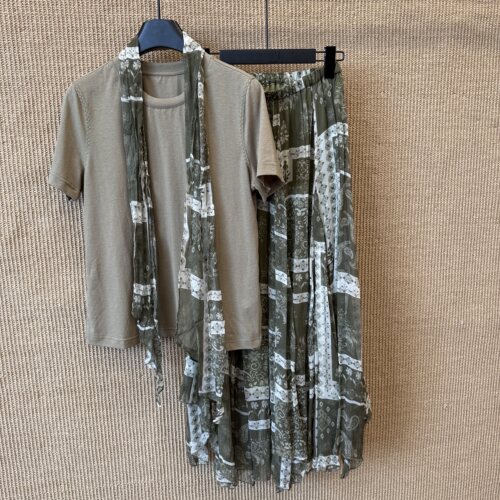 欧洲站2026夏季新款欧货时尚配丝巾款短袖+高腰碎花半裙套装89395