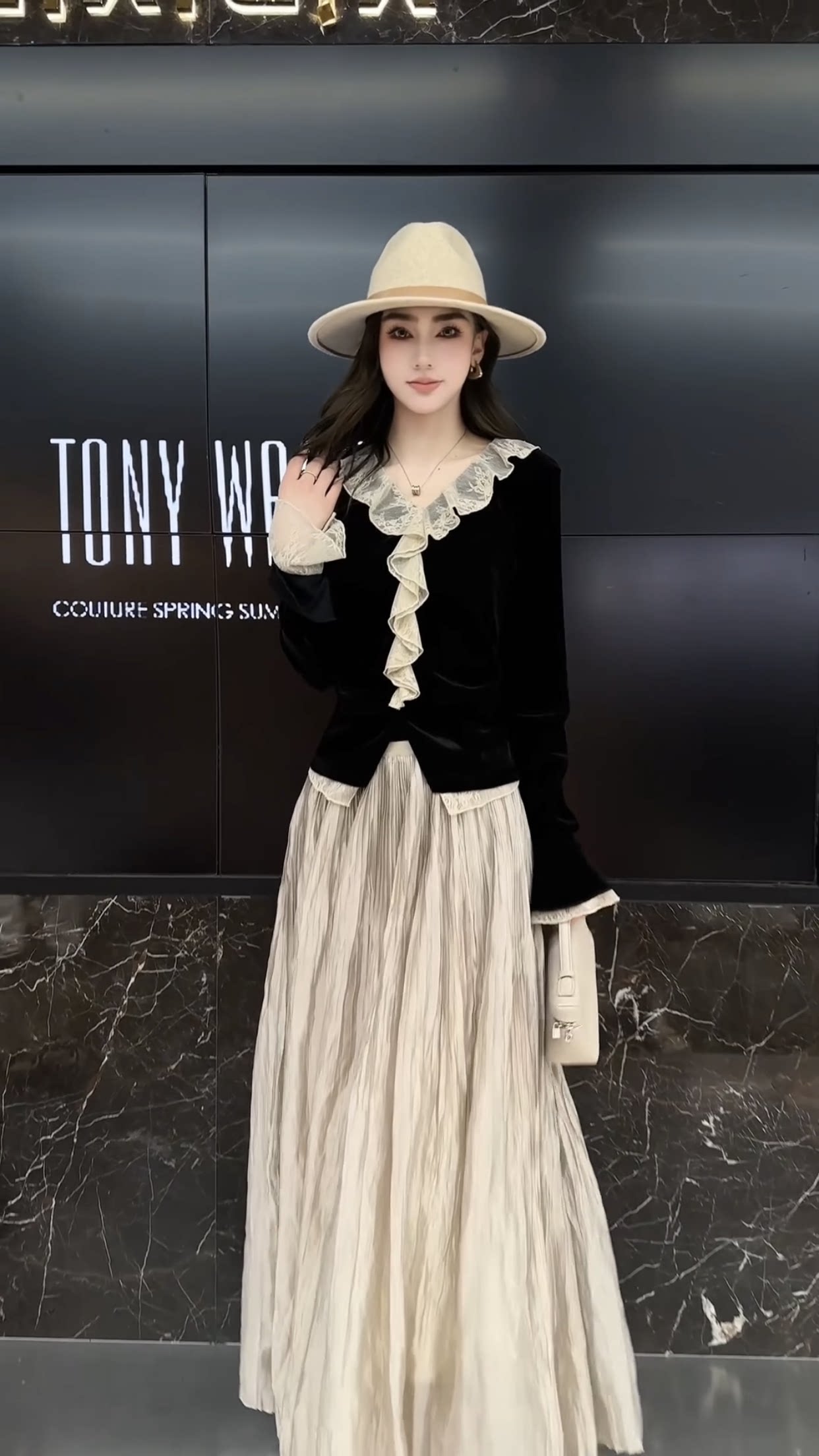 欧洲站2026秋季新款法式温柔风甜美拼接蕾丝花边显瘦丝绒女士衬衫