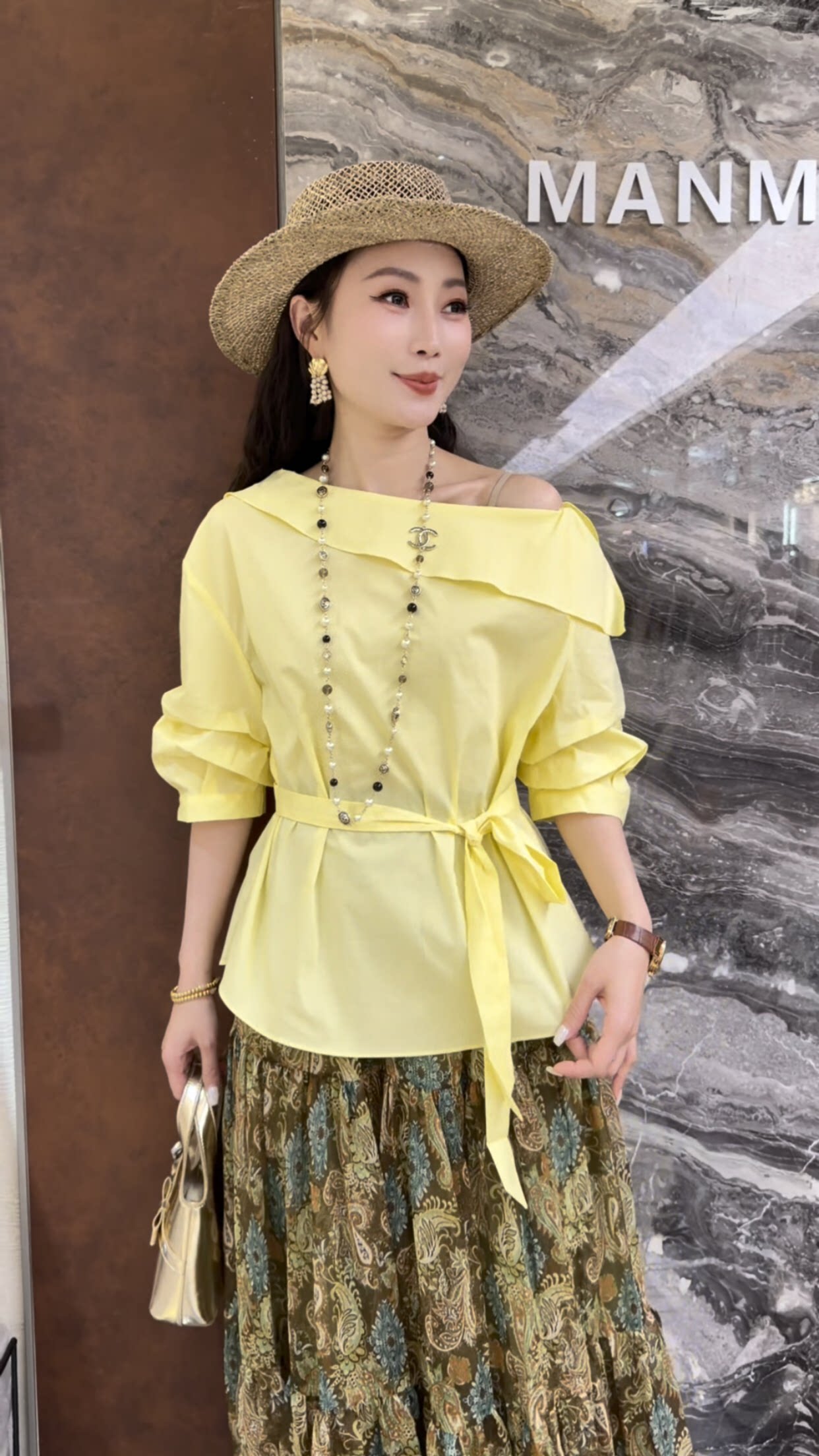 欧洲站2026春季新款时尚韩版一字肩细带宽松显瘦百搭长袖衬衫女潮