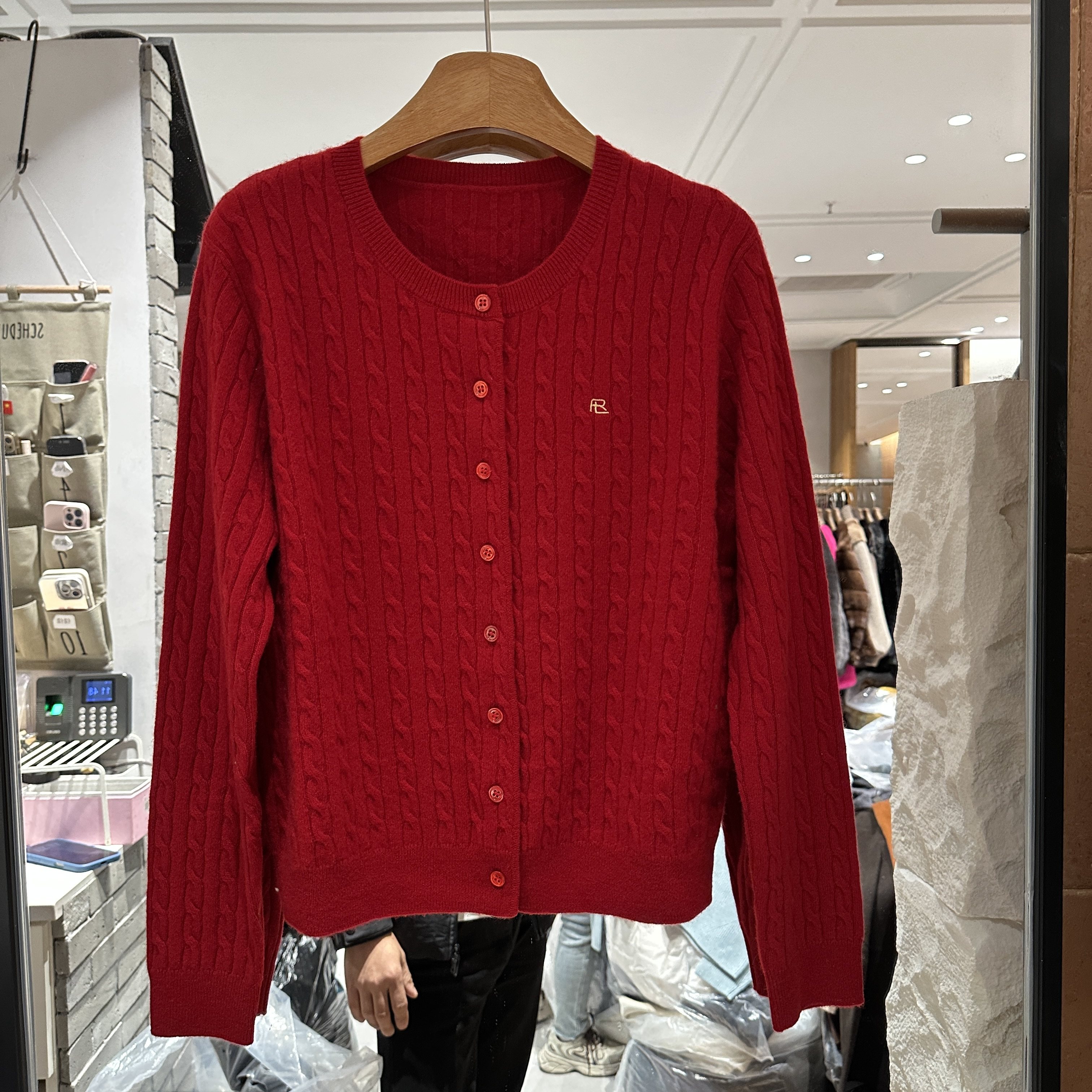 欧洲站2025冬季新款圆领麻花设计感宽松百搭显瘦山羊绒针织开衫女