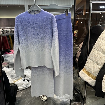 欧洲站2025冬季新款半高领渐变色烫钻针织衫+松紧腰半身裙两件套