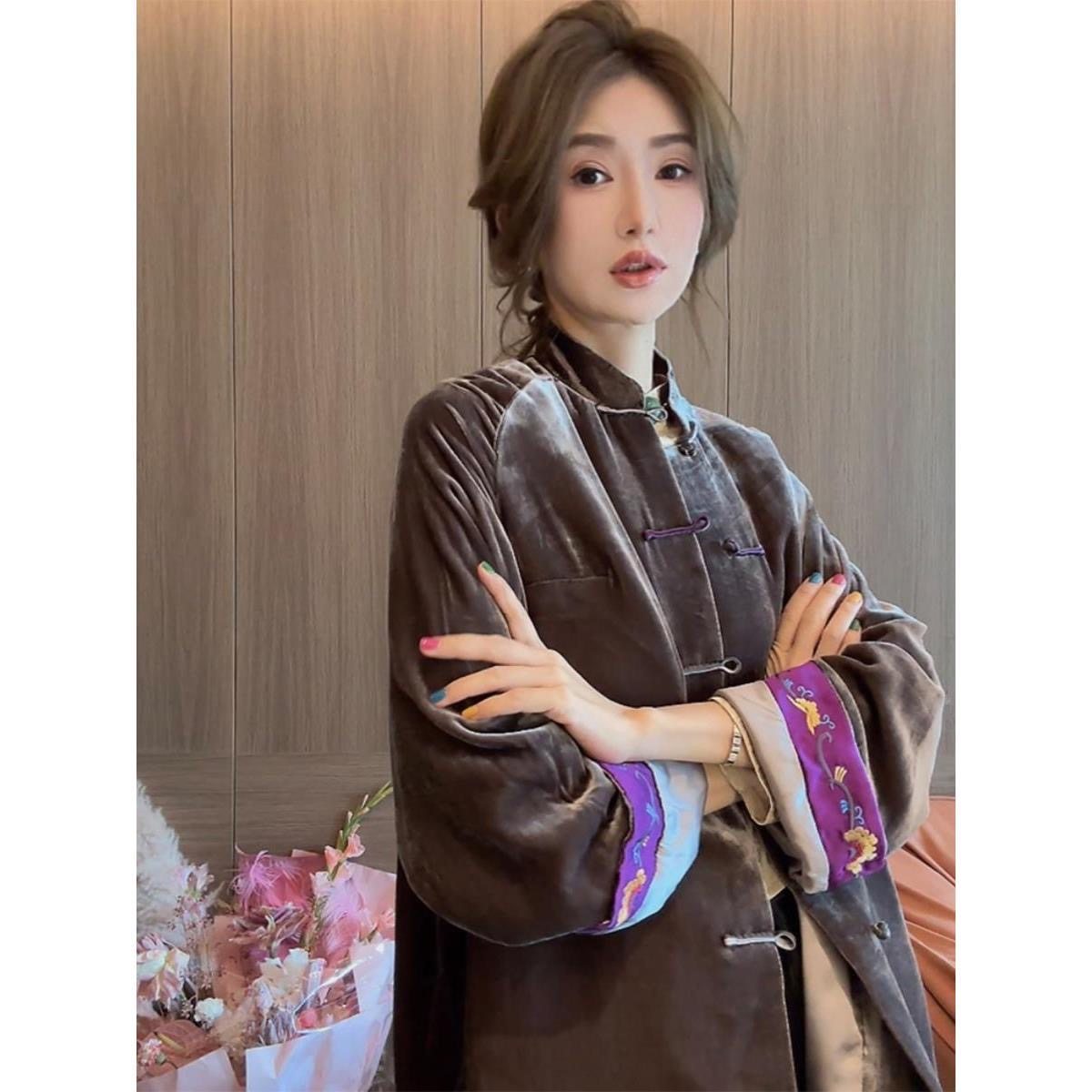 今年流行漂亮小众原创设计唐装中国风女装冷淡系棕色丝绒盘扣外套
