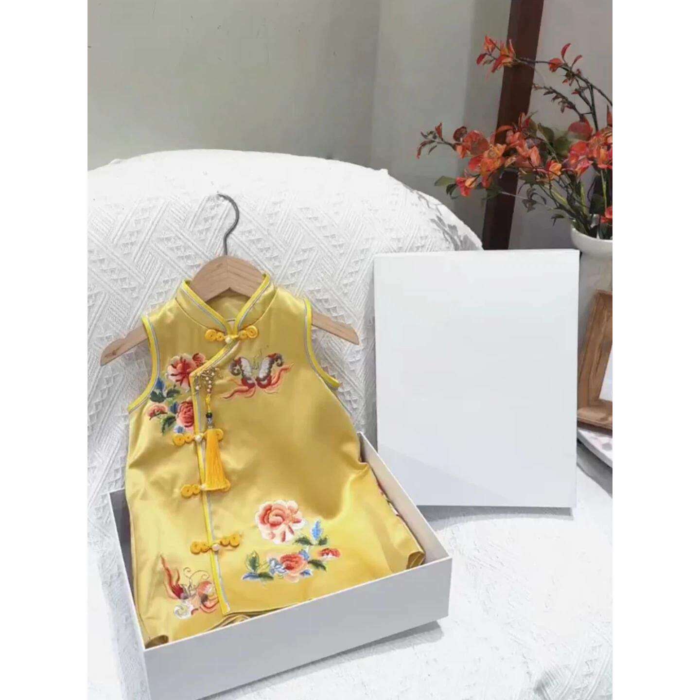 新中式女童黄色重工刺绣旗袍裙宝宝生日礼服复古立领斜襟盘扣背心