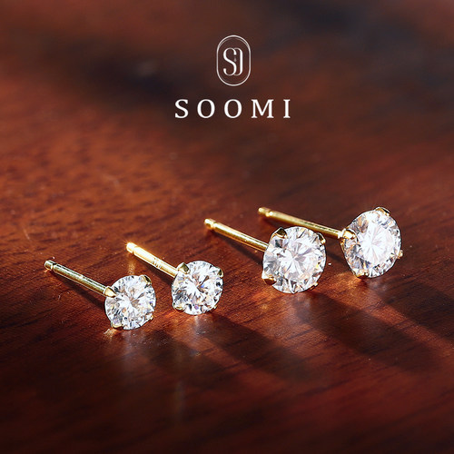 18K金简约精致培育钻耳钉