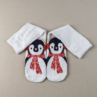 外贸库存居家冬季保暖女士珊瑚绒中筒袜子微脏冬天卡通可爱企鹅女