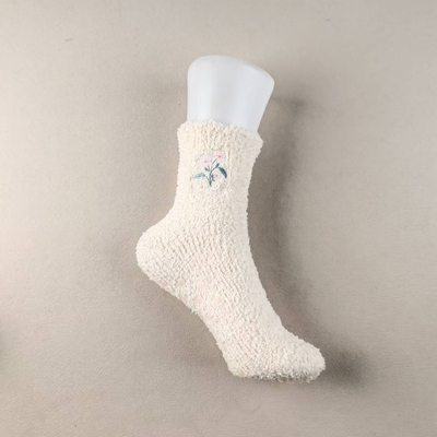 库存珊瑚绒刺绣女睡眠袜加厚居家防滑点胶清新女袜子秋冬地板袜女