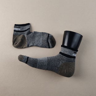 外贸库存男士 袜子跑步短筒袜纯棉吸汗防臭运动大跟袜网面吸汗男袜