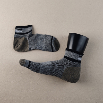 外贸库存男士袜子跑步短筒袜纯棉吸汗防臭运动大跟袜网面吸汗男袜