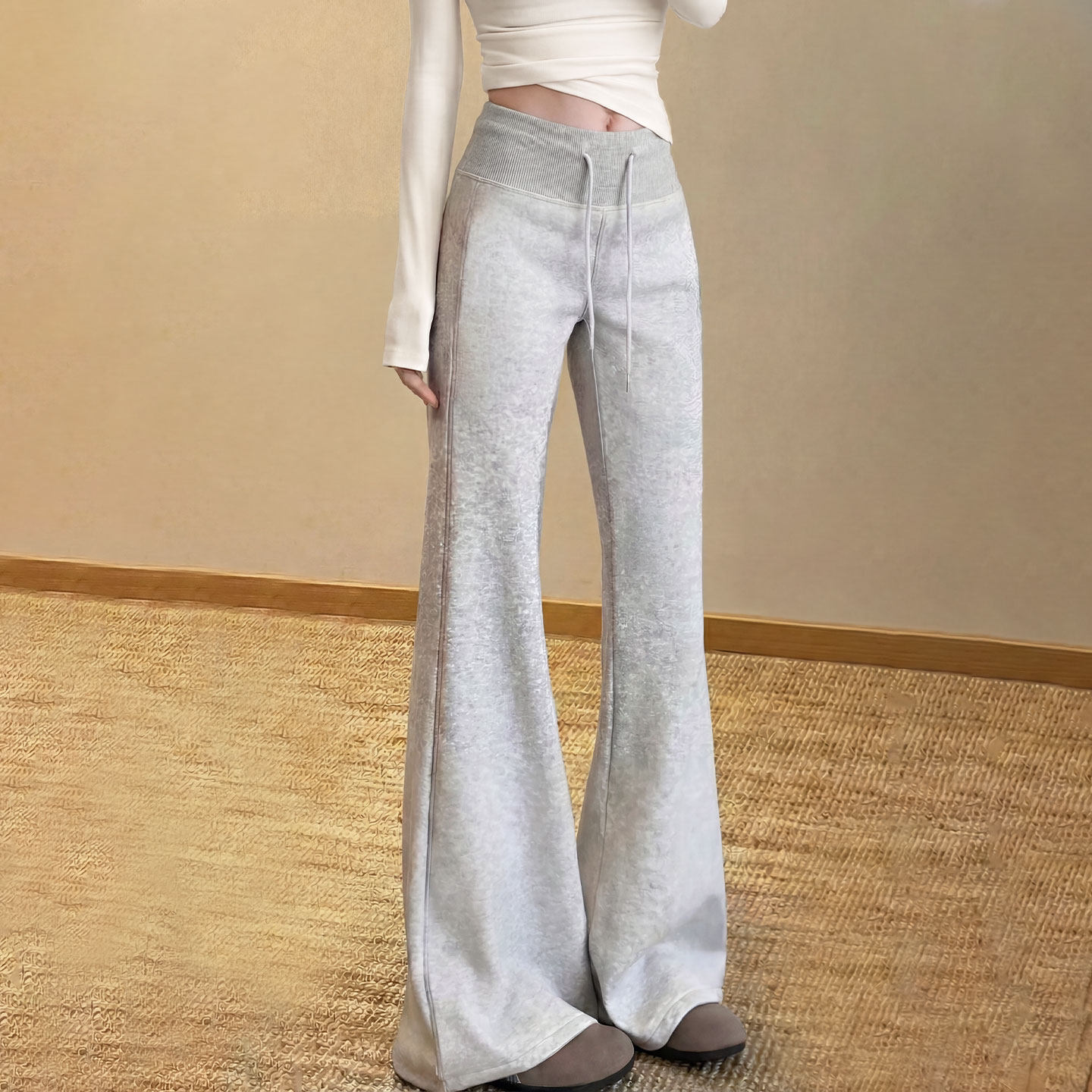 灰色喇叭运动裤女春秋2026新款高腰美式卫裤小个子休闲微喇马蹄