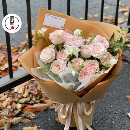 牛皮纸花束鲜花干花包装纸手工礼品包装英文报纸纯色复古材料花店