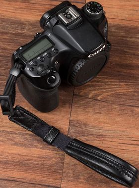 适用索尼微单相机腕带A7R5 ZV-E10 A7CA6700尼康Z30Zfc牛皮手挂绳