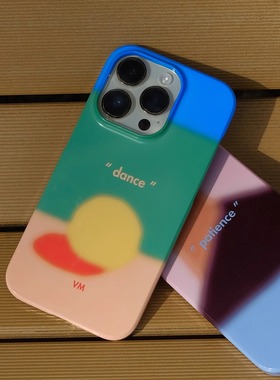 VM香草山 画话系列 原创设计手机壳菲林进口半包硬壳光面适用iphone苹果13rpomax/14/15/15pro/15plus