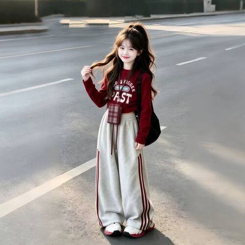 女童春秋套装2026新款中大童早秋酒红字母卫衣条纹阔腿卫裤两件套