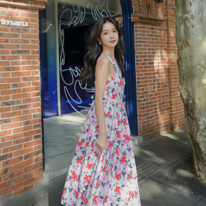 红色娃娃领连衣裙女2025春夏新款大码宽松甜美小个子百褶衬衫裙子图片