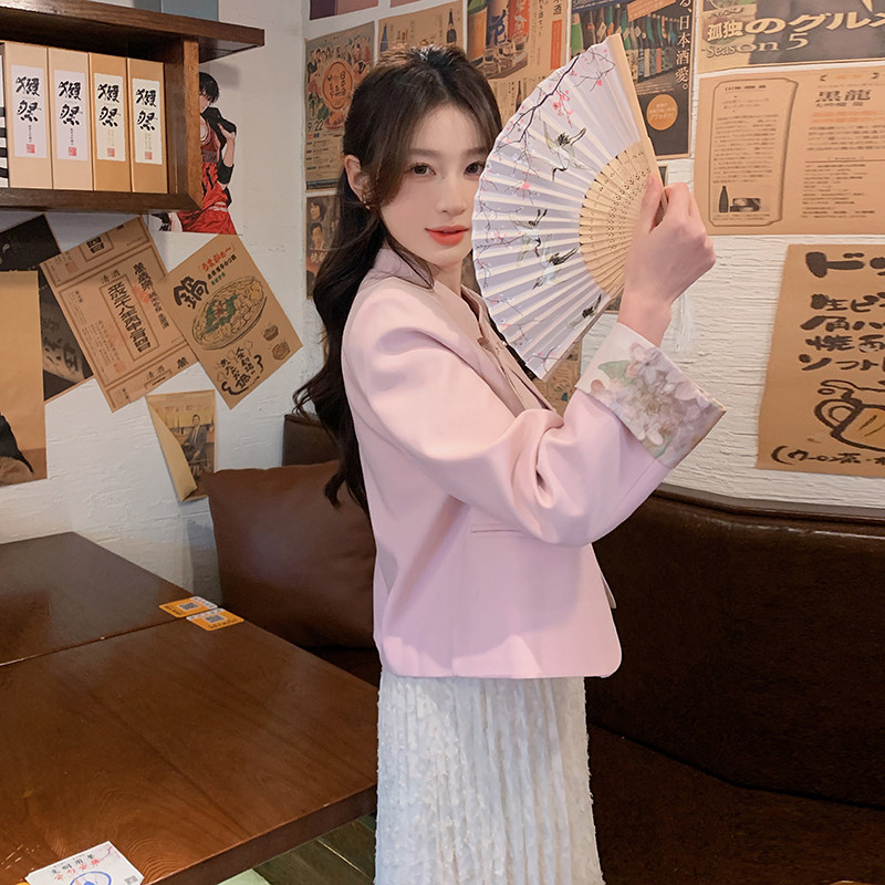 新中式国风粉色外套女2024新款早春新款超好看唐装小个子短款上衣,女装短外套,铱本正襟