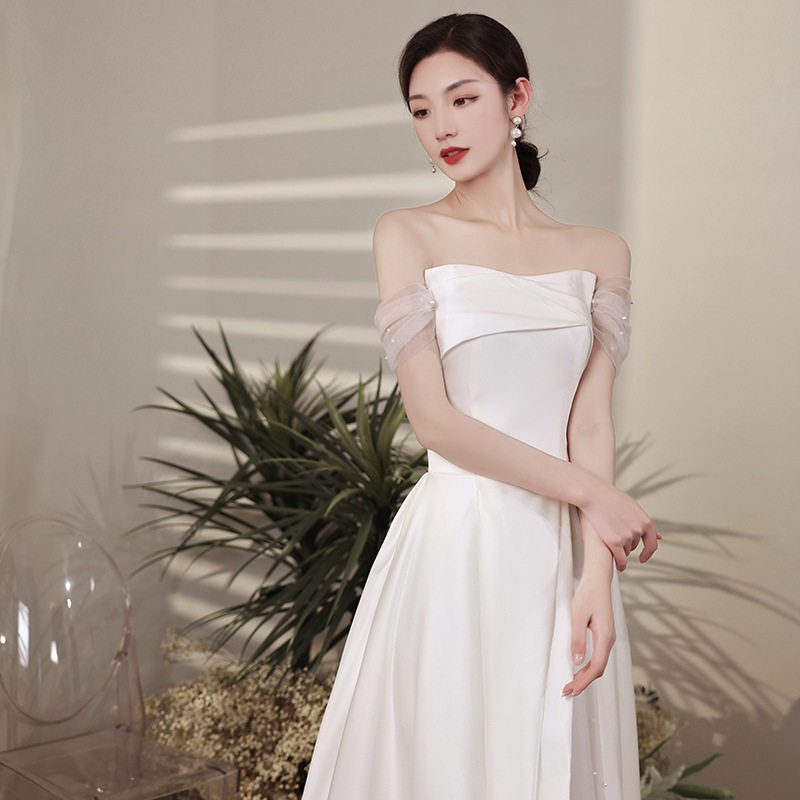 法式轻婚纱缎面敬酒服新娘结婚白色晚礼服宴会一字肩简约气质旅拍