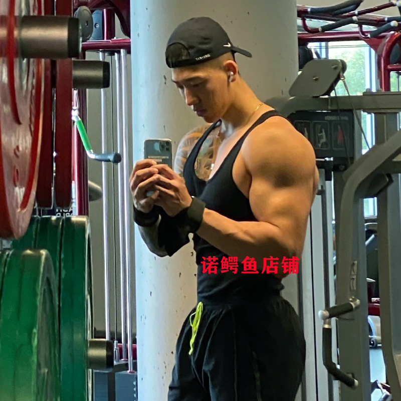 圆领黑色打底吊带背心耿浩伦同款