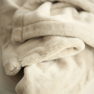 出口日本宽边抗静电小毛毯秋冬盖腿毯小毯子午睡沙发毯空调毯盖毯