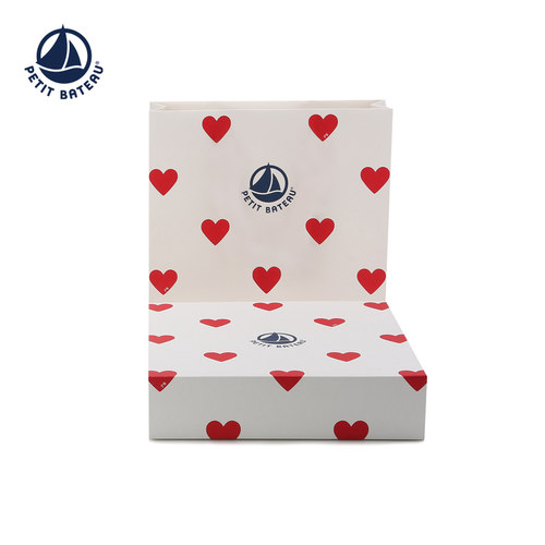 petitbateau礼盒包装爱心