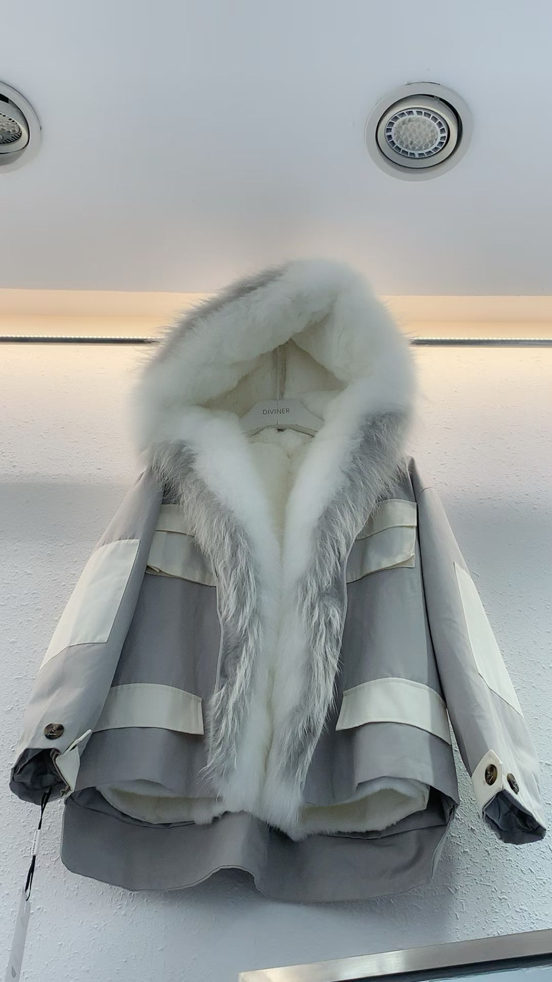 冬款时尚百搭显瘦羽绒服女价格私信羽绒服派克服fEIYASHI